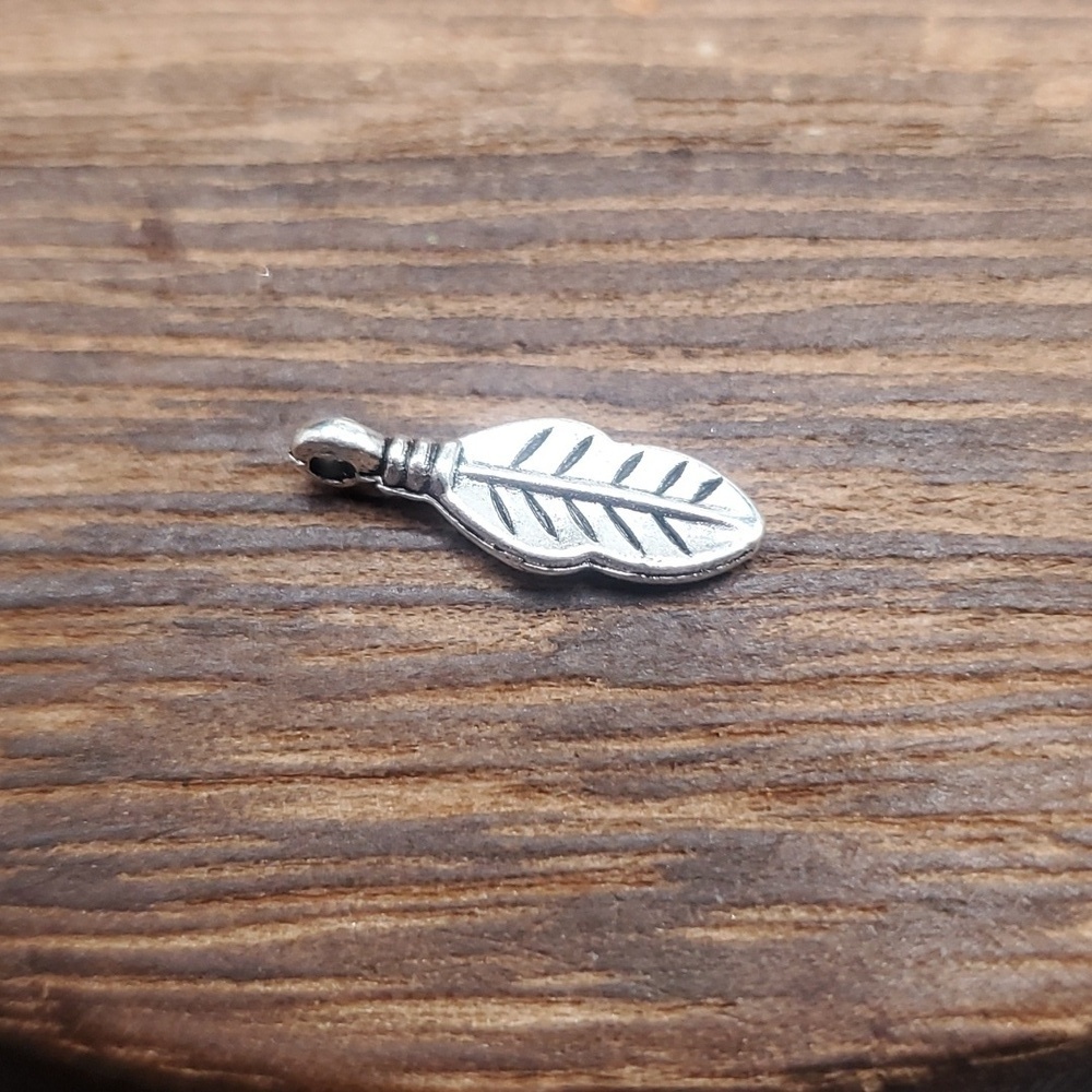Intricate Leaf Pendant‎ P133